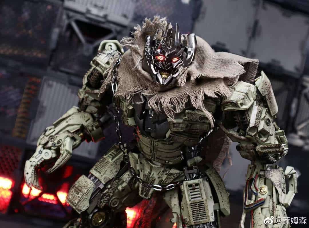 Unique Toys - UT R-05 Desperado (Battle Damaged) | IACON STORE